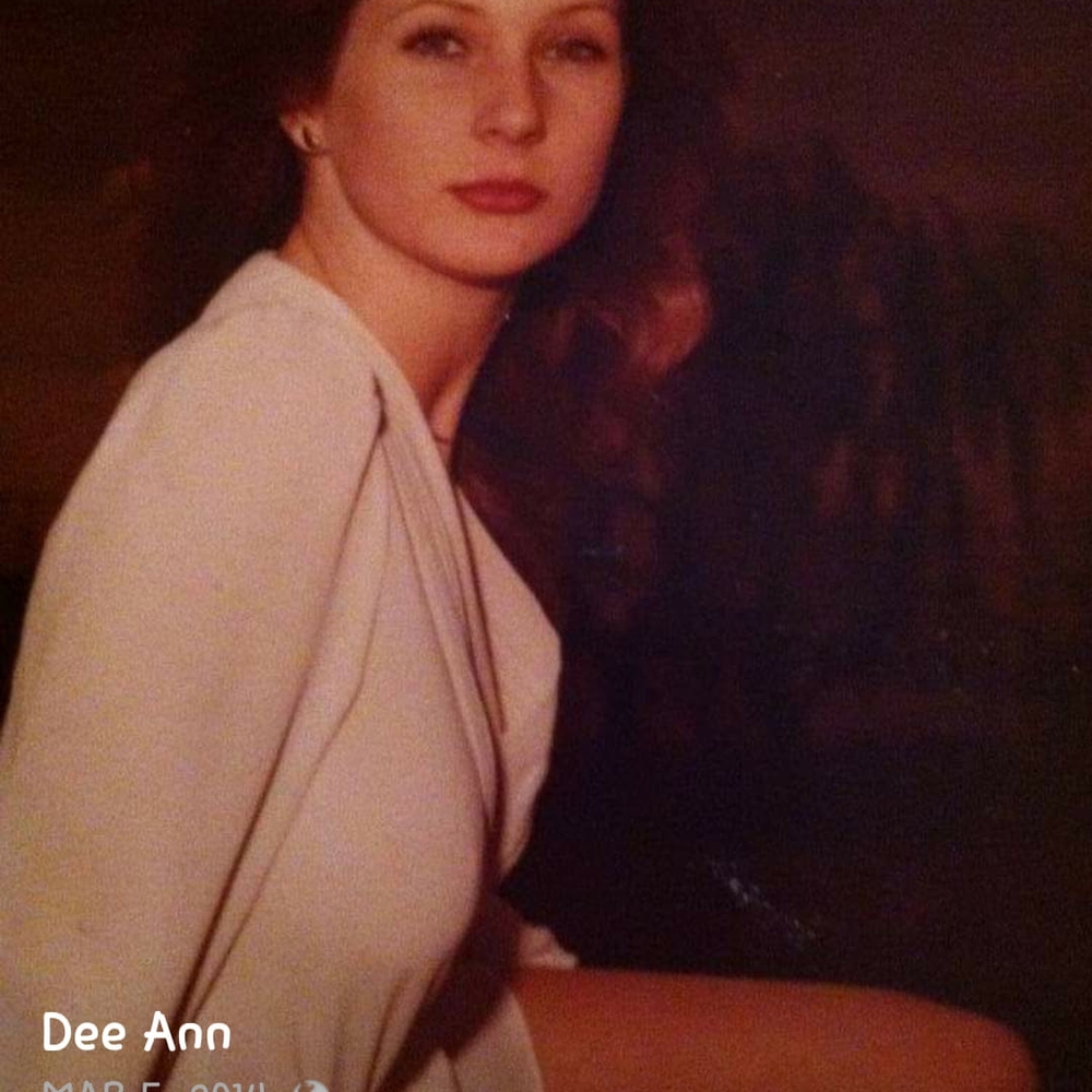 Meet your Posher, DeeDee